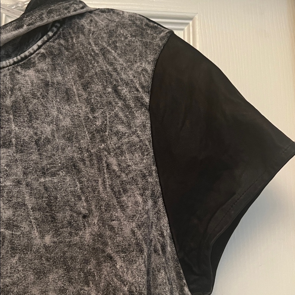 Benjamin Jay Hooded Sweatshirt with faux leather sleeves - Picture 3 of 5